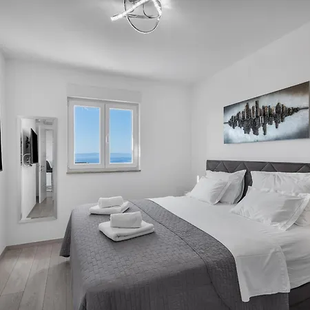 Luxury Sea View Sunrise Apartment